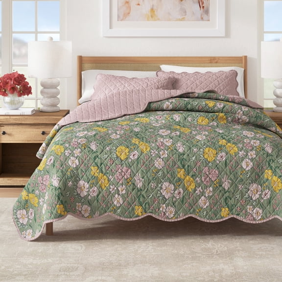 Floral Cotton Quilt Set - Lightweight, Soft, All-Season - 3-Piece Reversible Scalloped Bedding Set (Full / Queen, Floral Dusk)