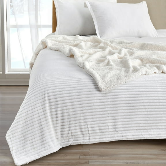Great Bay Home Ribbed Plush Sherpa Reversible Throw Blanket (Twin, White)
