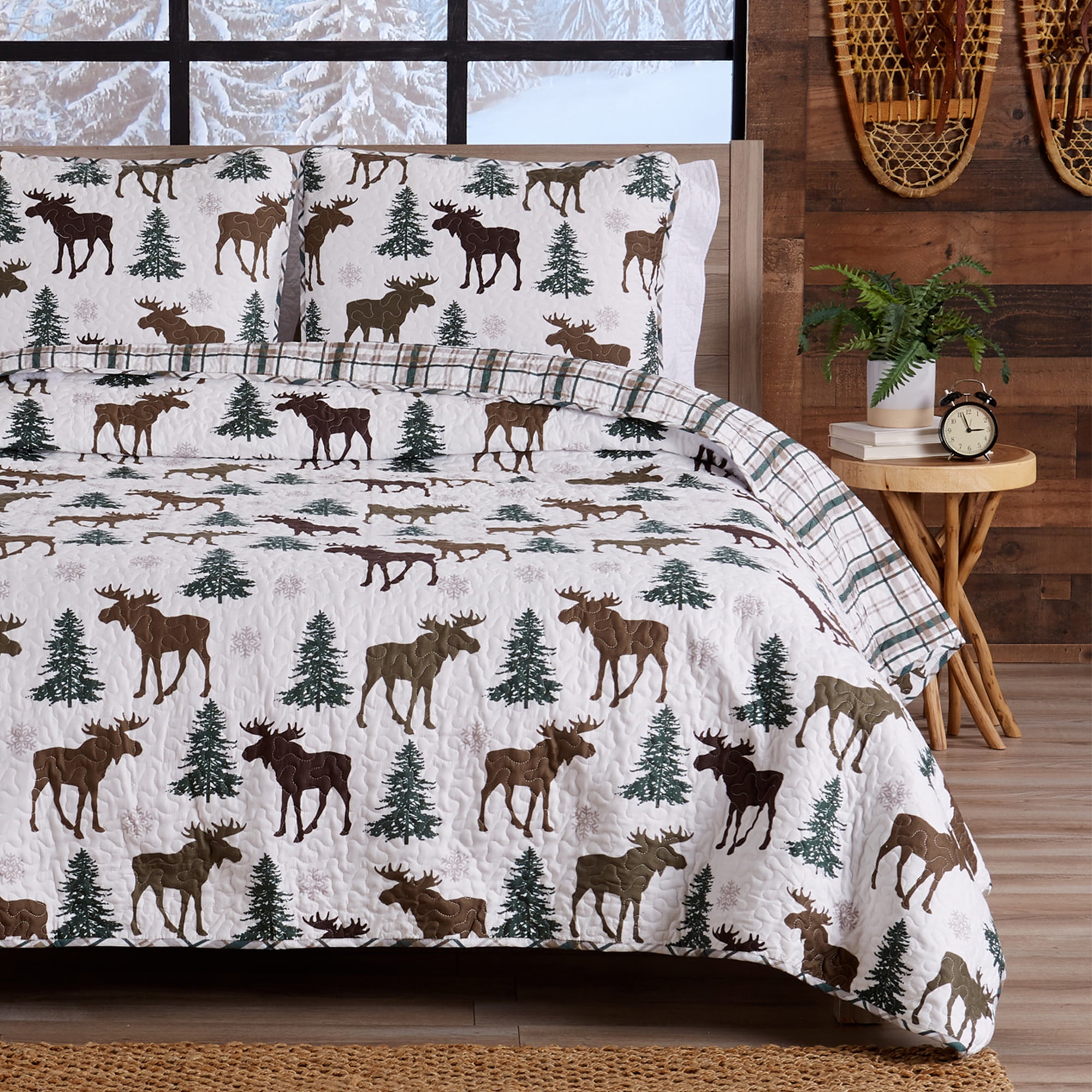 FreshFolds Moose Printed Reversible Patchwork Quilt Set with Shams