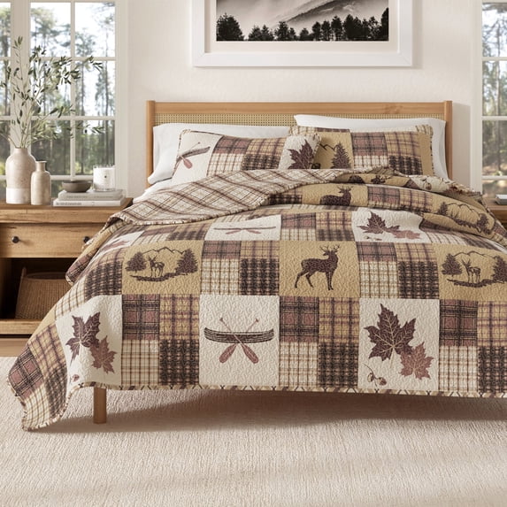 Lodge Quilt Set - Lightweight, Soft, All-Season - 3-Piece Reversible Rustic Bedding Set (King / California King, Deer & Leaf Patchwork)