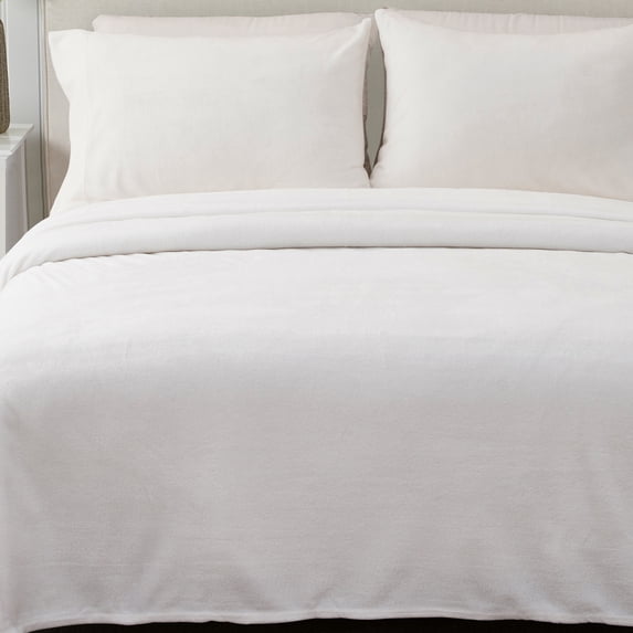Great Bay Home Solid Velvet Plush Warm and Cozy Fleece Sheet Set (Queen, Winter White)