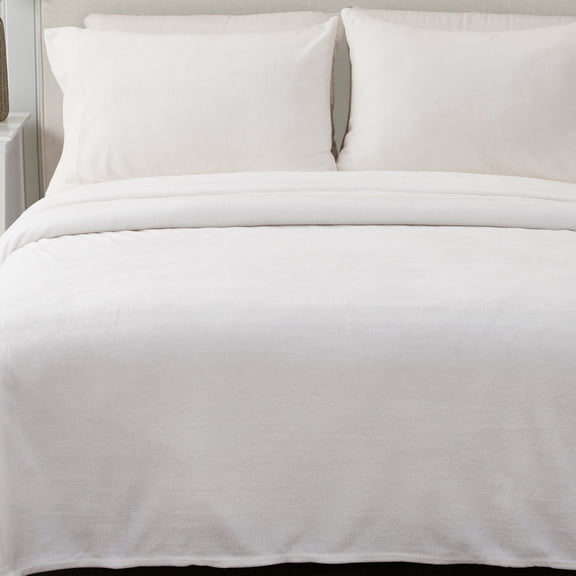 Great Bay Home Solid Velvet Plush Warm and Cozy Fleece Sheet Set (Twin, Winter White)