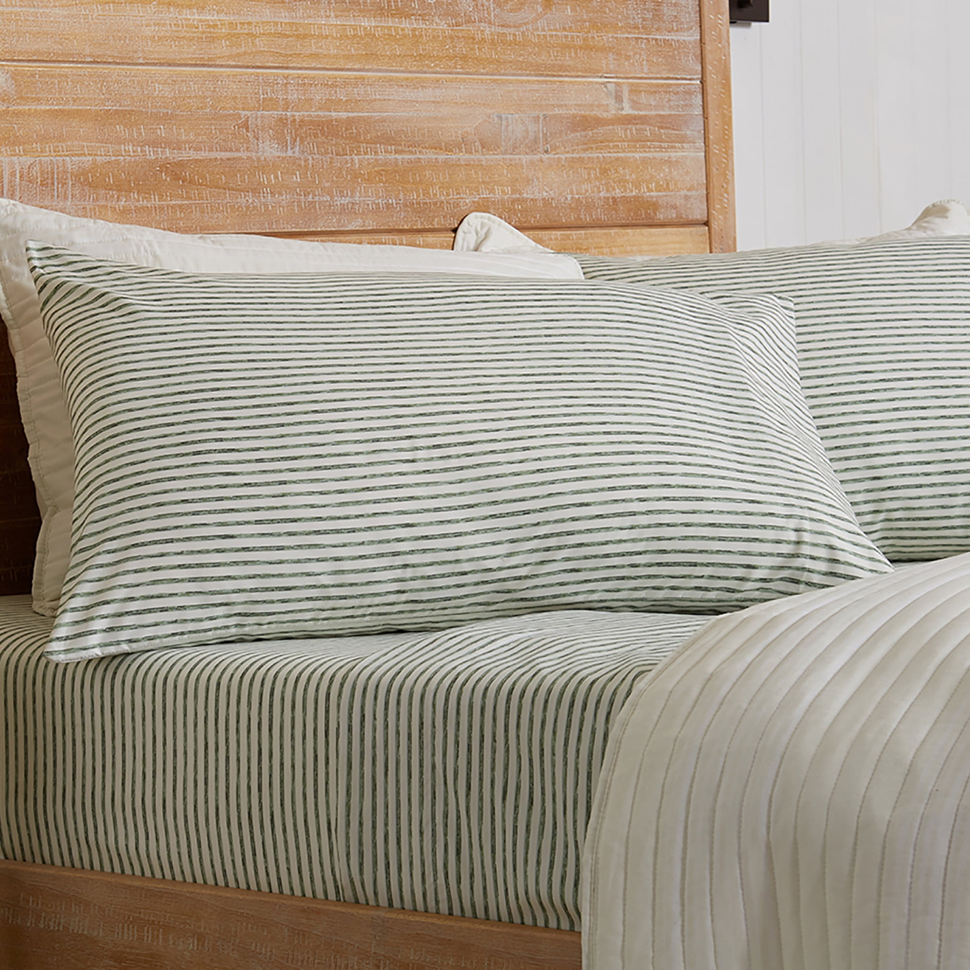 Great Bay Home Striped Microfiber Wrinkle Resistant Sheet Set (Queen, Seafoam)