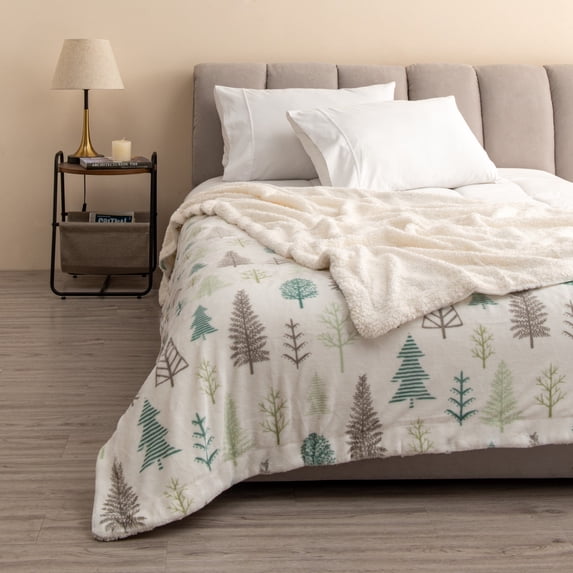 Great Bay Home Cozy Plush / Sherpa Reversible Throw Blanket, Twin, Winter Forest