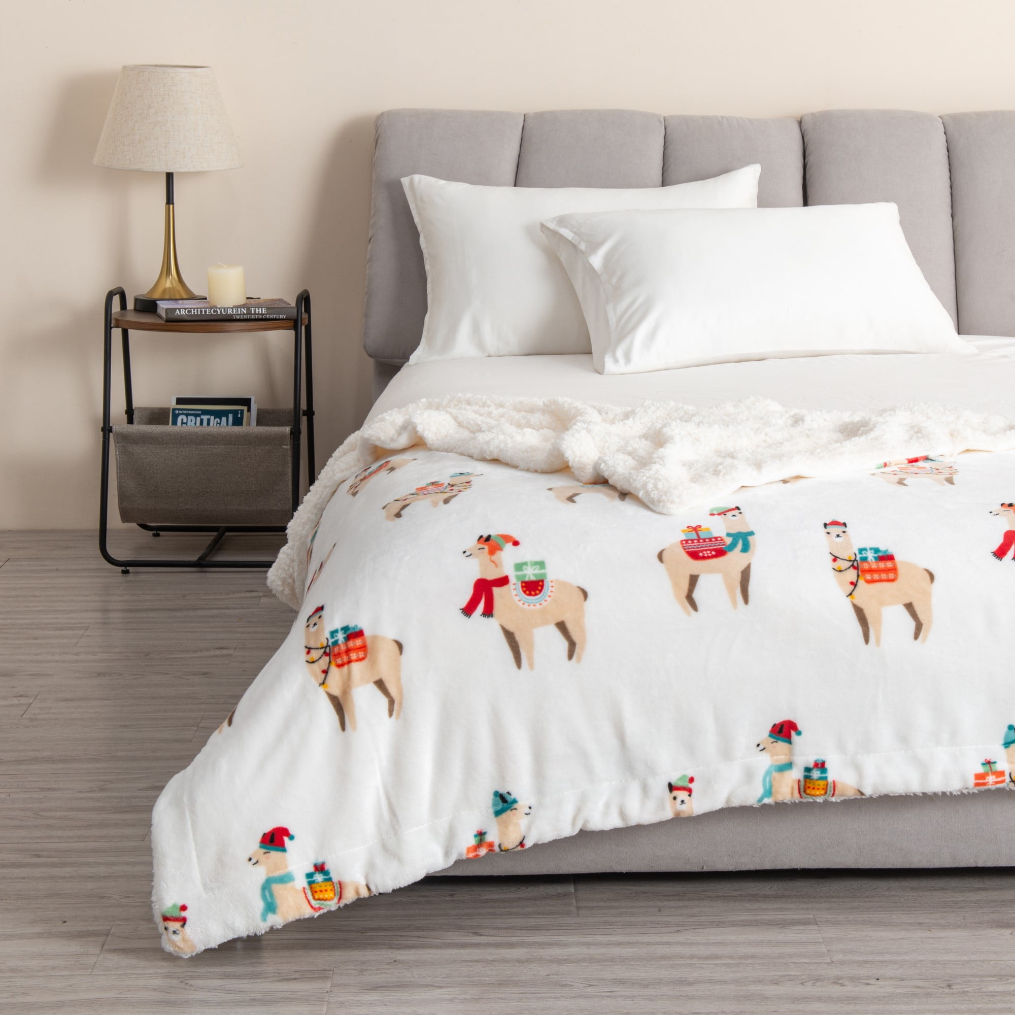 Great Bay Home Velvet Plush Sherpa Warm and Cozy Holiday Prints (50" x