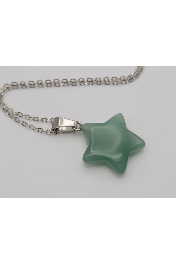 Green Aventurine Crystal Necklace Star Shaped Pendant