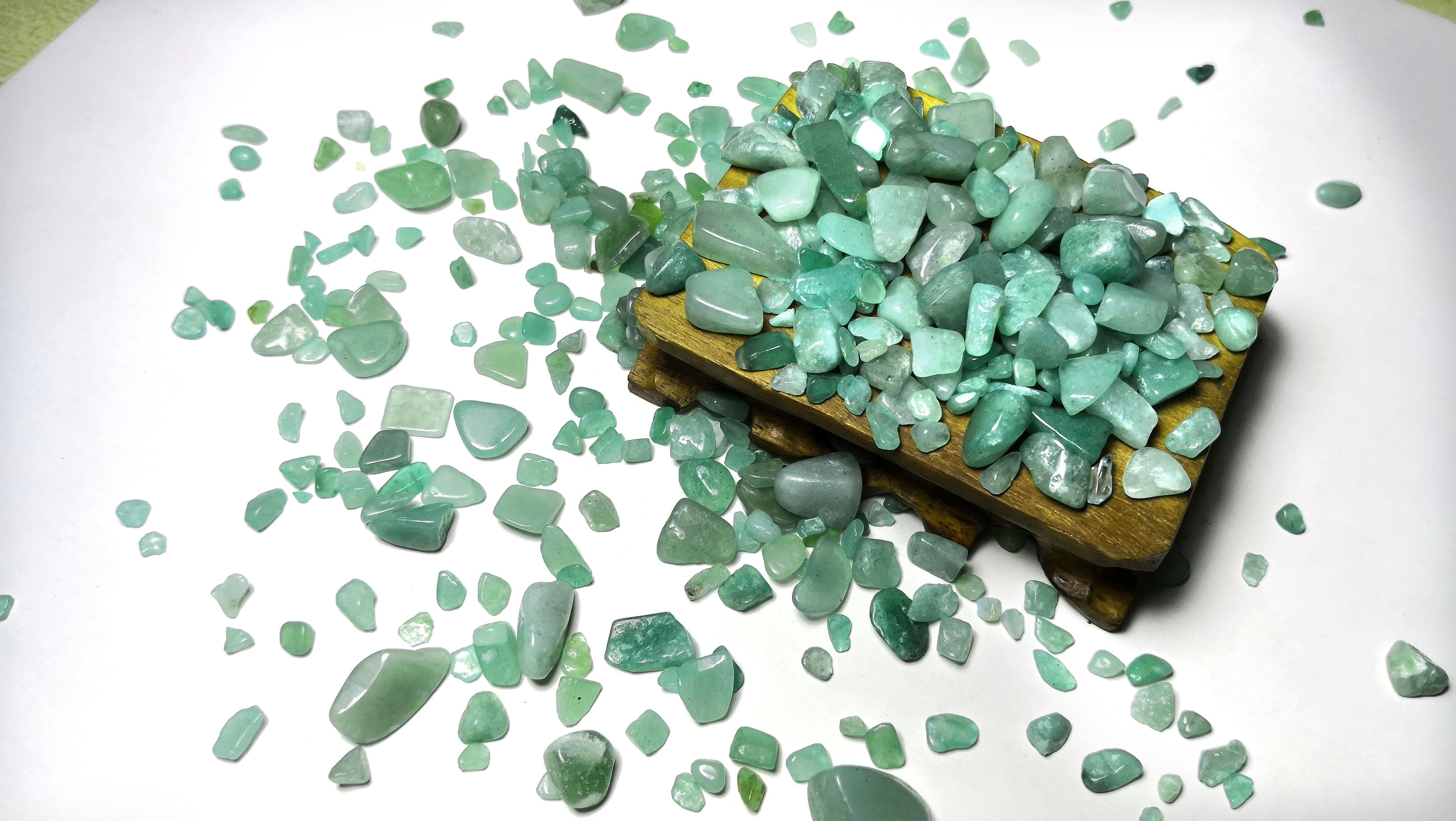 Green Aveturine Tumbled Chips Stone (1 Pound)