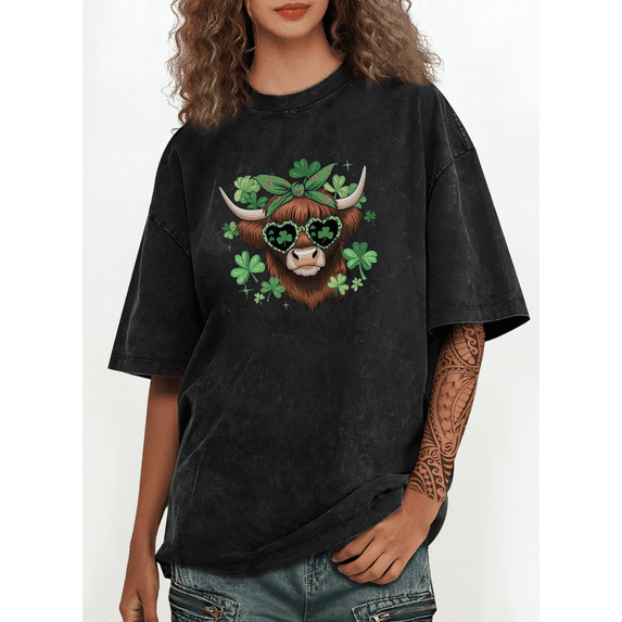 Green Bow Highland Cow Clover Print Tshirt St Patricks Day Graphic Tees Cute Shirts Vintage Washed Dark Gray Relaxed Fit Tops S-2XL