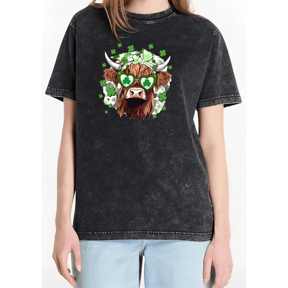 Green Camo Highland Cow Clover Print Tshirt St Patricks Day Graphic Tees Stylish Shirts Vintage Washed Dark Gray Daily Casual Outfits Tops S-2XL