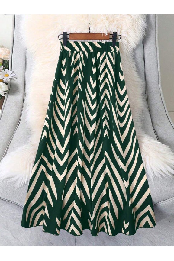 Green High Waist A-Line Skirt With Chevron Pattern, Flowing Flared Design For Casual Spring Summer Wear