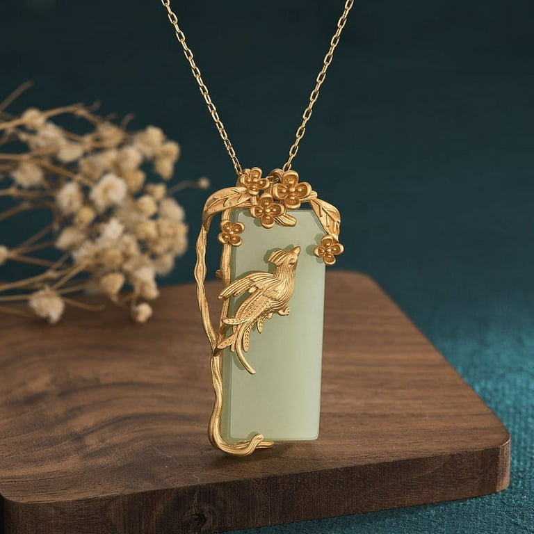 Vintage style pendant necklace top