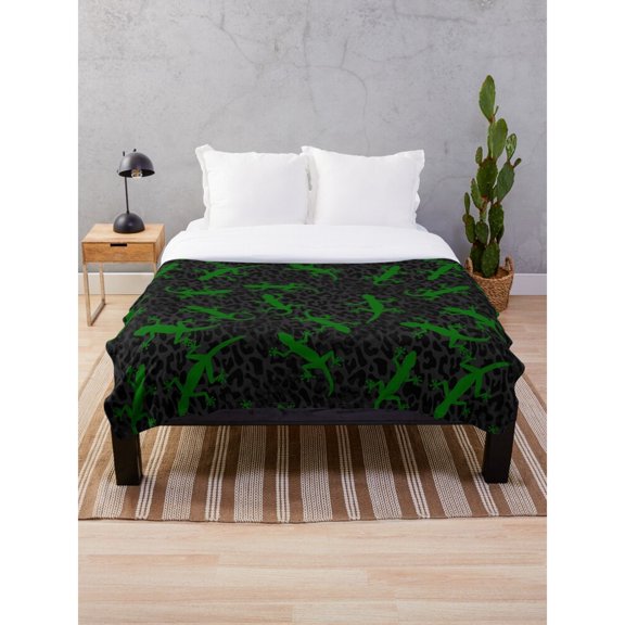 Green Lizard and Black Leopard Spot Fleece Blanket, Polyester Fleece Fabric, 280 GSM, Reptile Theme