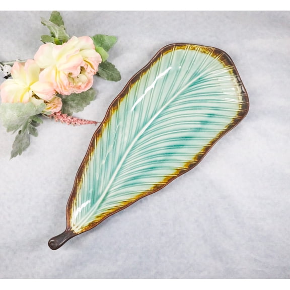 Green Midori Kannyu Collection Ceramic Leaf Shaped Large Serving Platter 16"L