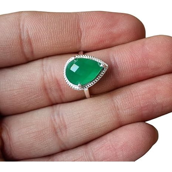 Green Onyx Gemstone Ring, Natural Green Onyx Tiny Ring, December Birthstone, Womens Ring, Solitaire Nesting Ring, Christmas, Engagement Ring, 925 Sterling Silver, Dainty Ring, Minimal, Stacking Ring