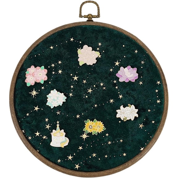 Green Wall Hanging Brooch 9.5inch Brooch Round Pin Display Stand with Golden Star Moon and Retro Alloy Hook Hanging Brooch Pin Display Holder Brooch Pin Organizer Green