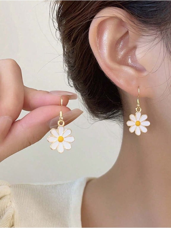 Green White Daisy Flower Dangle Earrings With Goldtone Metal For Women