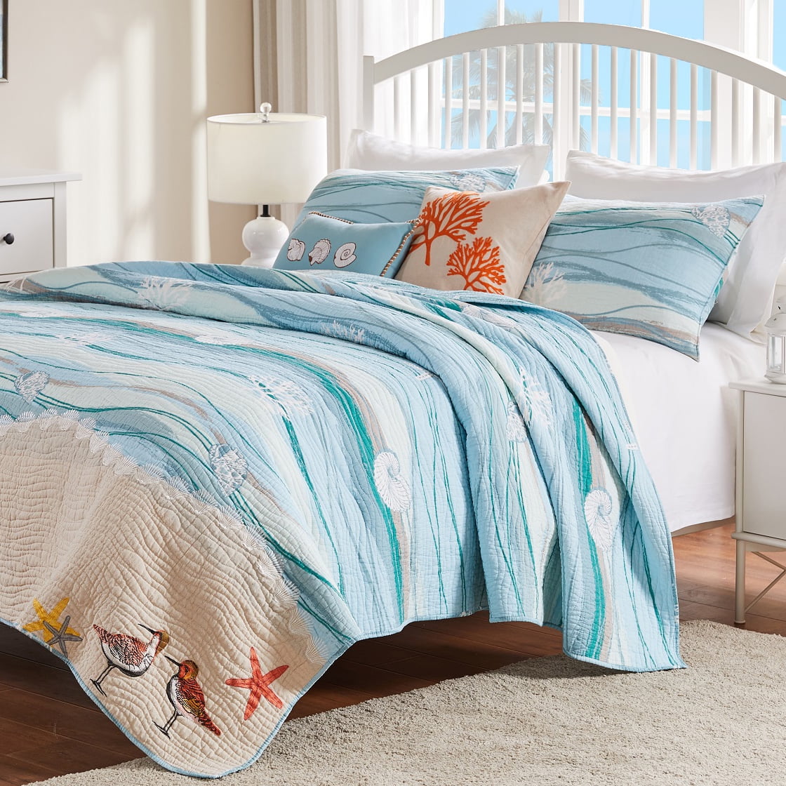 Maui Twin Blue Cotton Coastal Reversible Quilt Set with Decorative Pillows