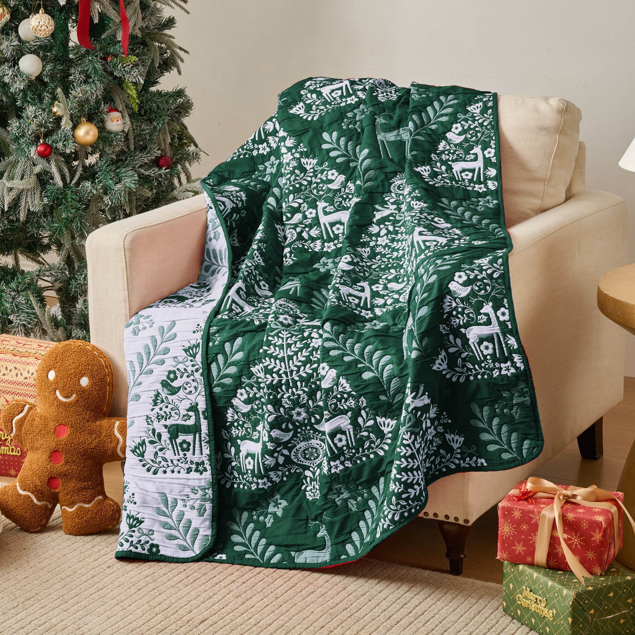 Greenland Home Noella Green Holiday Matelassé Reversible Throw Blanket, 50" x 60"