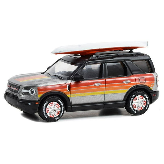 1/64 2022 Bronco Sport Outer Banks with Rooftop Kayak Hobby Greenlight GLT30417