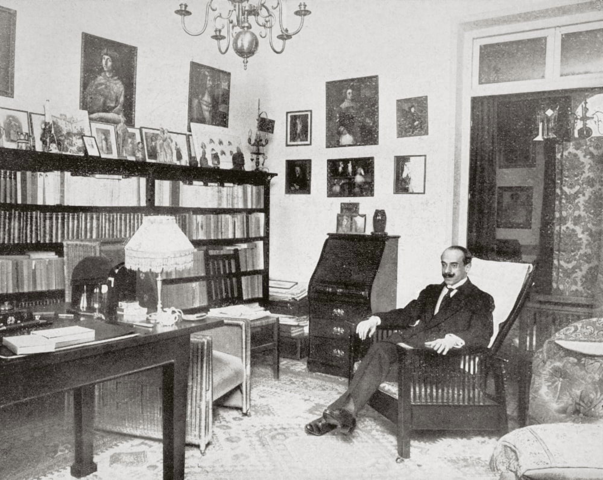 Gregorio Mart-nez Sierra 1881 - 1947 Spanish Writer Dramatist And Theatre Director Here Seen In His Study From La Esfera 1914 Canvas Art - Ken Welsh Design Pics (15 x 12)