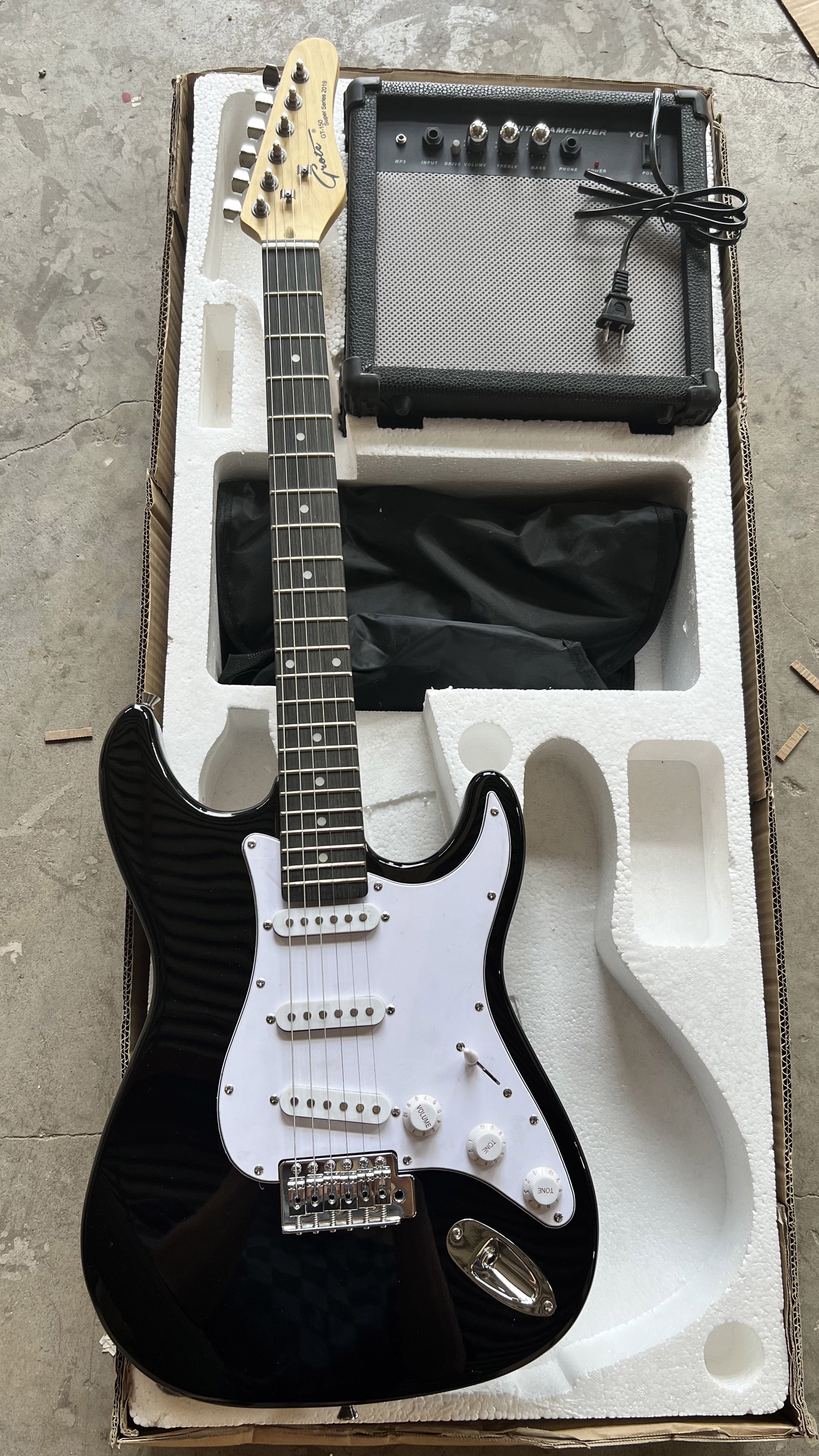 Grote Electric Guitar Beginner Kit Solid Body STTZ Full Size Gigbag