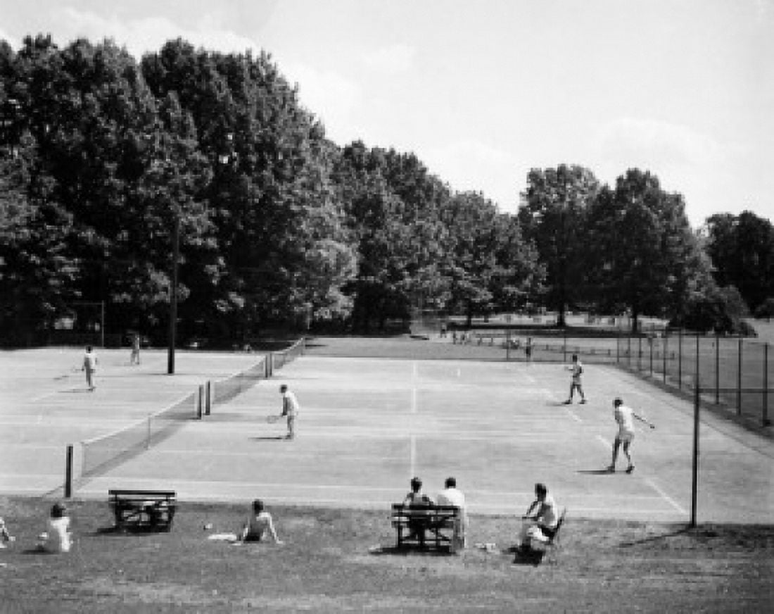 Group of people practicing tennis on a tennis court Canvas Art - (18 x 24)