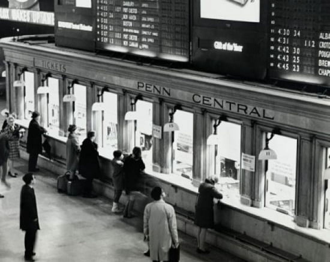 Group of people standing at ticket counter Grand Central Terminal New York City New York USA Canvas Art - (24 x 36)