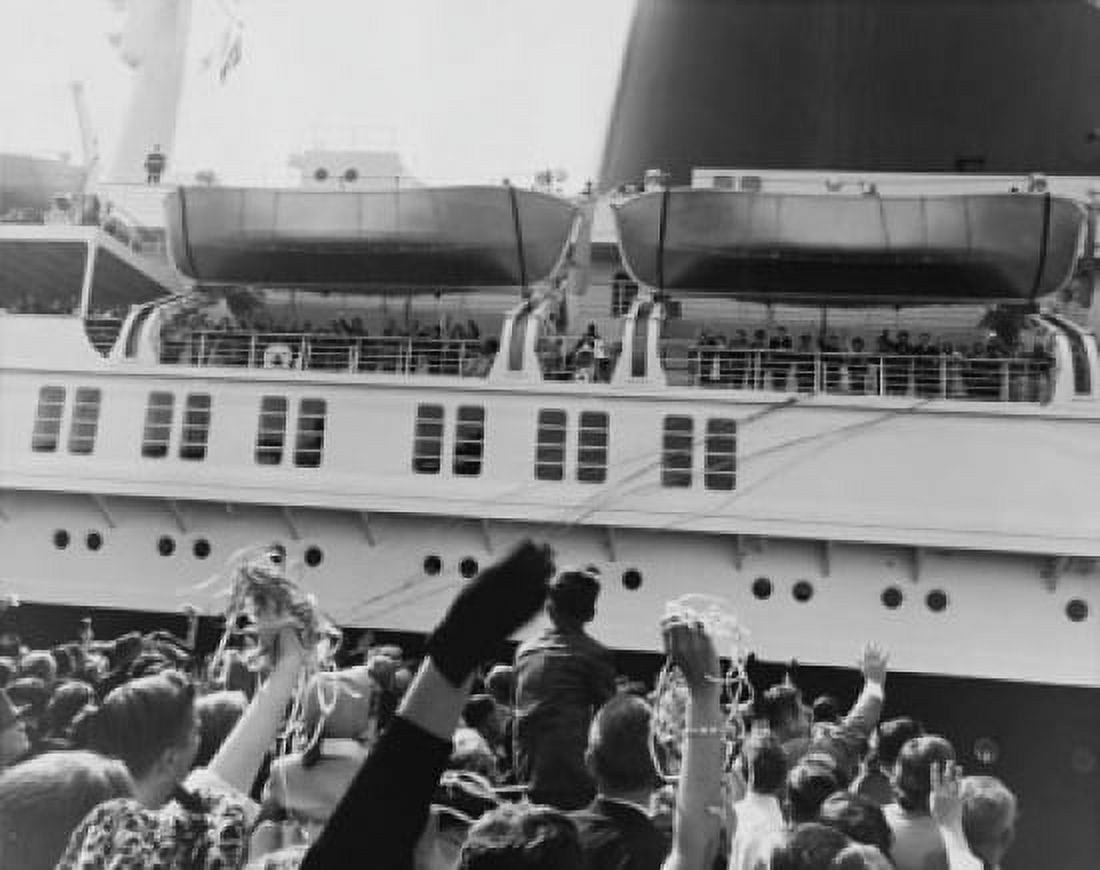 Group of people waving at a departing cruise ship Canvas Art - (24 x 36)