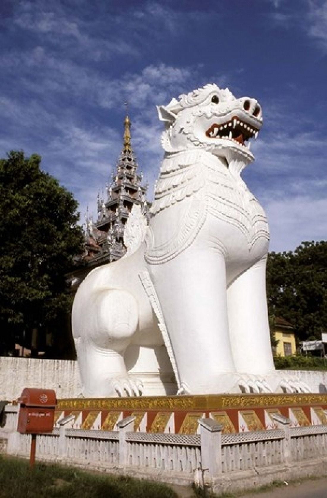 Guardian Lions Mandalay Hill Mandalay Myanmar Canvas Art - Inger Hogstrom DanitaDelimont (12 x 17)