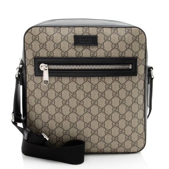 Pre-Owned Gucci GG Supreme Medium Messenger