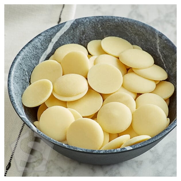 Guittard 25 lb. Soie Blanche 35% White Chocolate Wafers