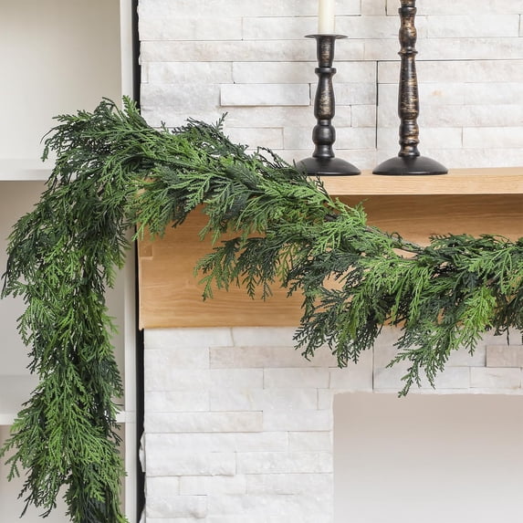 Guvpev 6FT Artificial Christmas Cedar Garland - Realistic Cedar Pine Needles Greenery Garland Christmas Decoration for Home, Table, Mantel, Wall, Winter, Stairs, Indoor Outdoor Holiday Party Decor