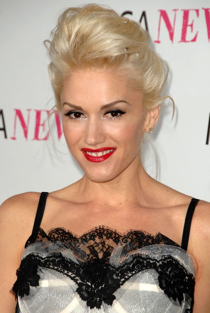 Gwen Stefani At Arrivals For Moca 30Th Anniversary Gala Canvas Art - (16 x 20)