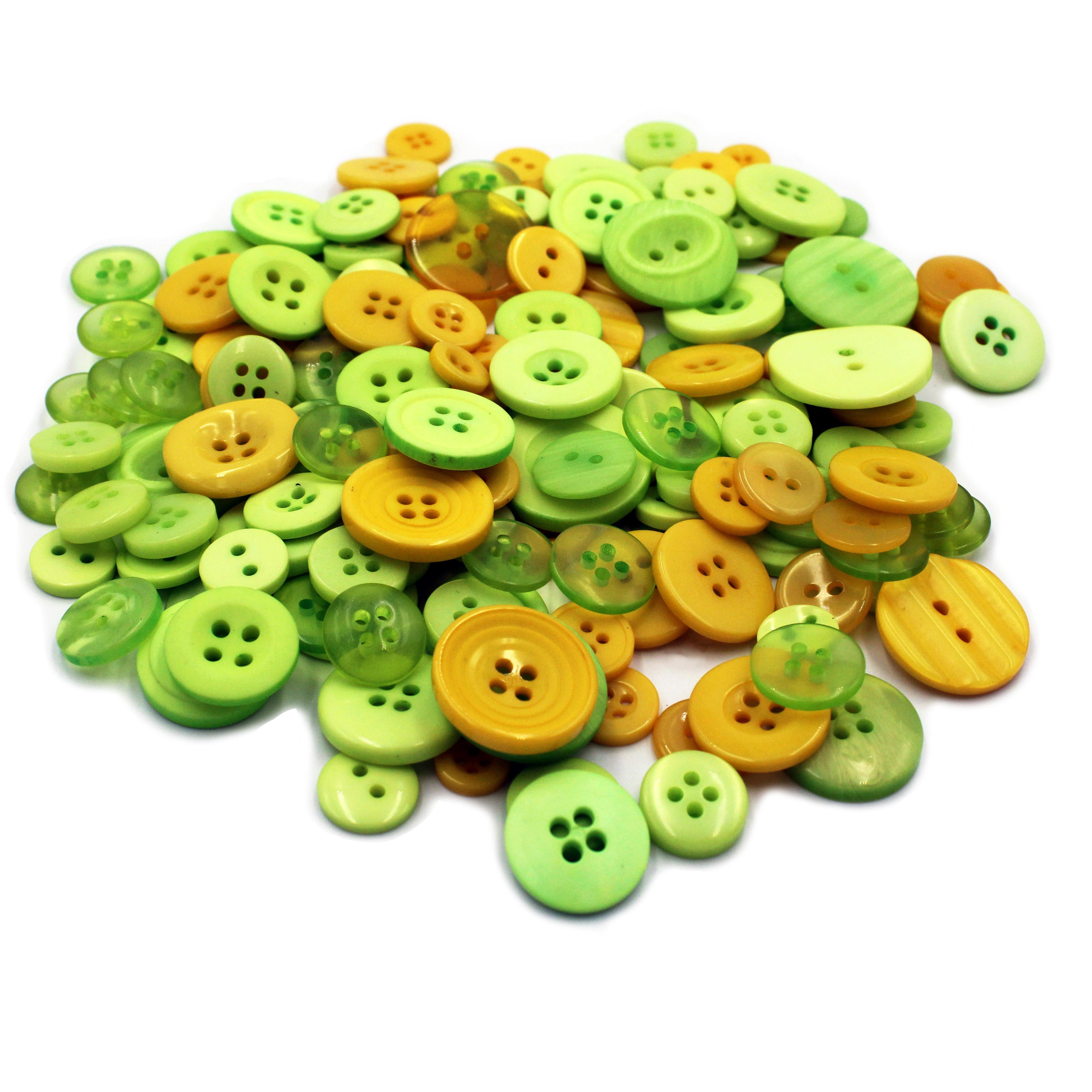 Gwen Studios Plastic Sewing Buttons Value Pack, 3.5 oz., Assorted Sizes, Green