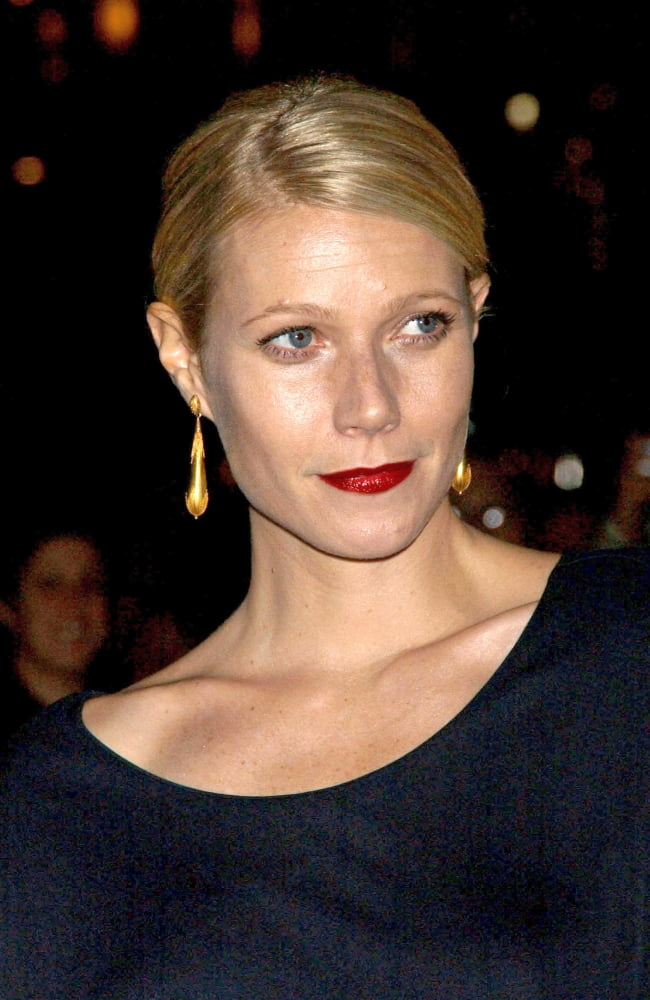 Gwyneth Paltrow At Arrivals For The Fashion Group InternationalS 23Rd Annual Night Of Stars Canvas Art -  (16 x 20)