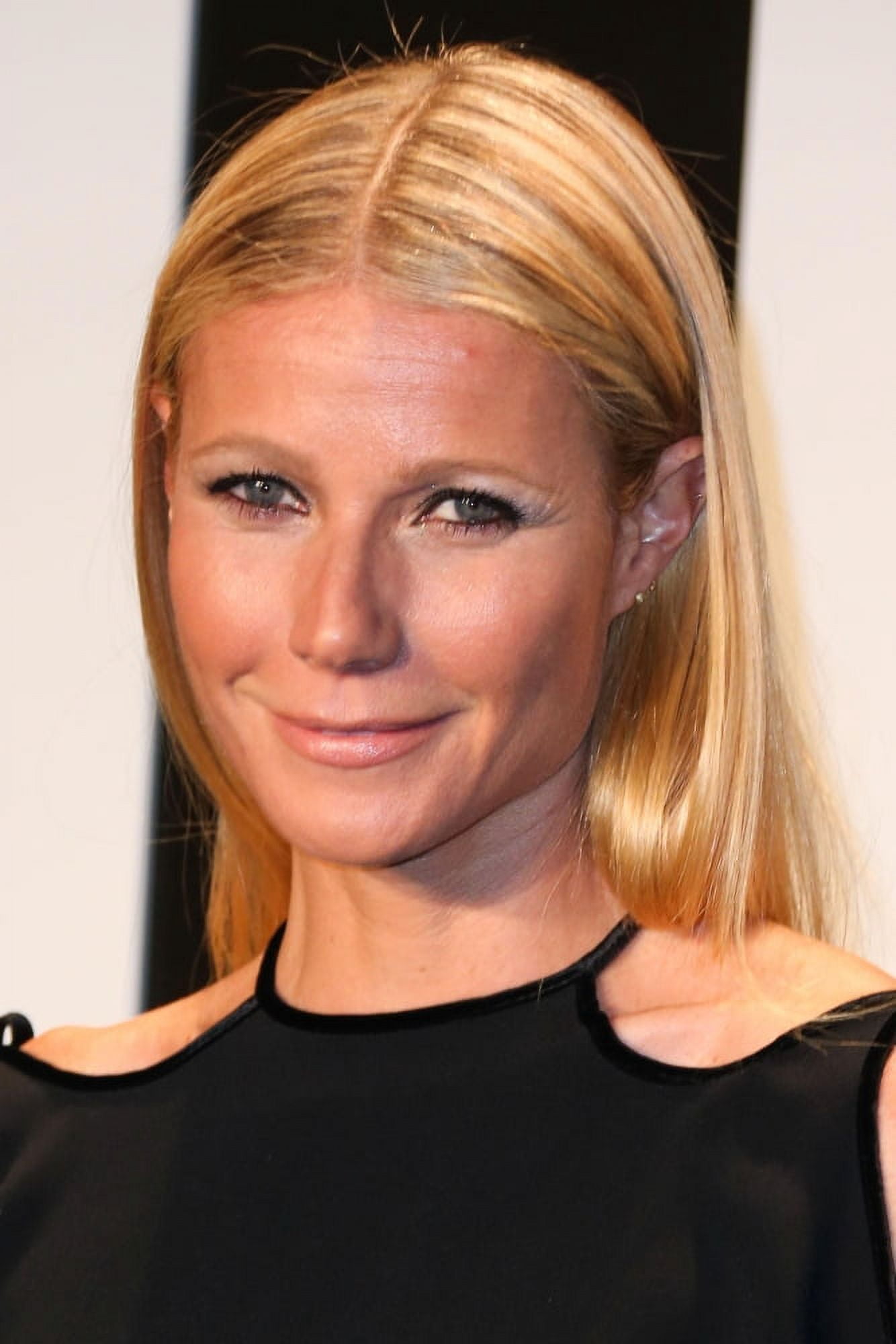 Gwyneth Paltrow In Attendance For Tom Ford AutumnWinter 2015 Womenswear Collection Canvas Art - (16 x 20)
