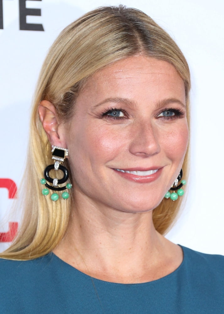 Gwyneth Paltrow (Wearing David Webb Earrings) At Arrivals For Mortdecai Premiere Canvas Art - (16 x 20)