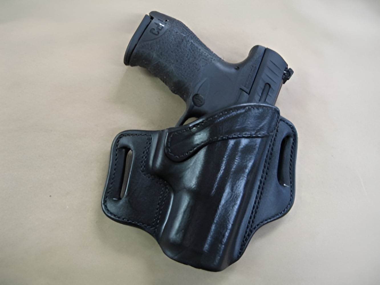 Azula Gun Holsters VP9, VP40 Leather 2 Slot Pancake Holster, Black, Right Handed