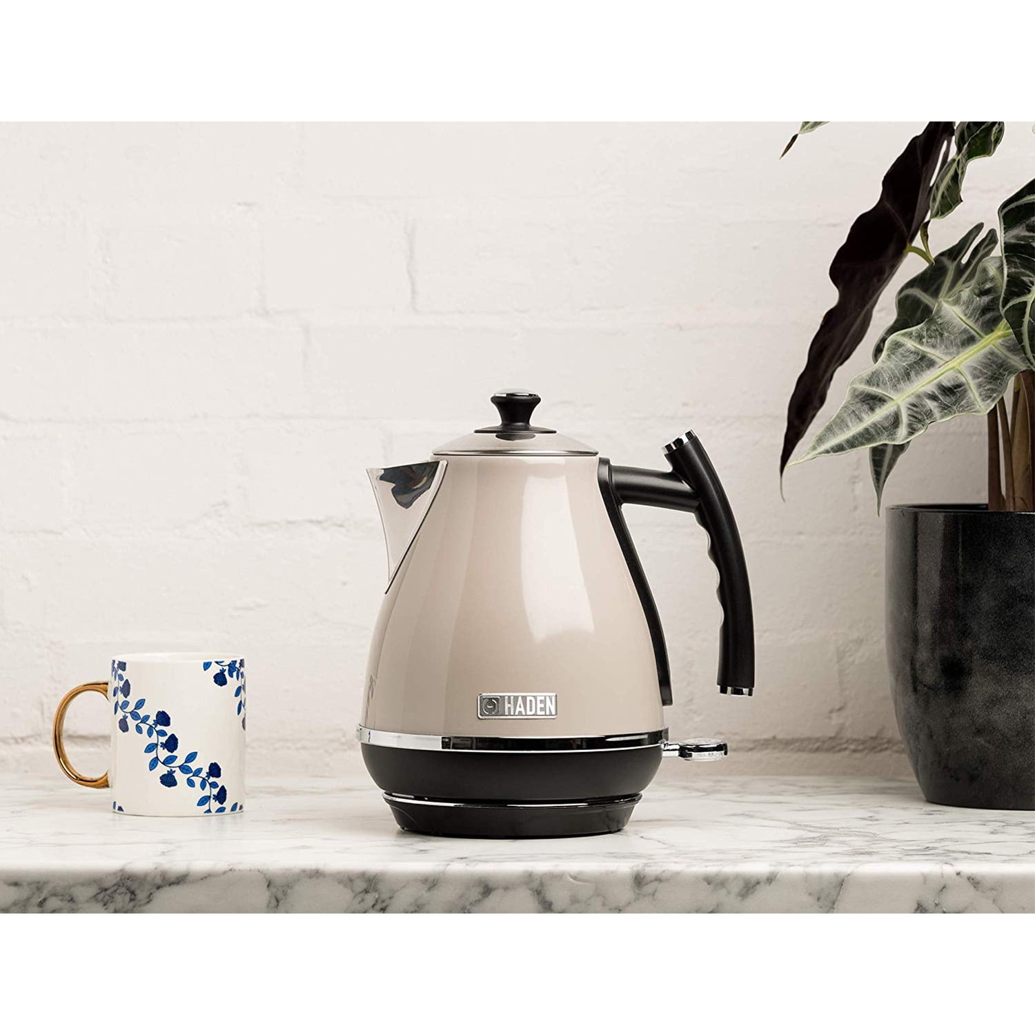 https://i5.walmartimages.com/seo/HADEN-Cotswold-1-7-Liter-Stainless-Steel-Body-Retro-Electric-Kettle-Putty-Beige_50506261-66a6-4f13-9f53-3dcf2b76333b_1.923f078a8672d49f306bdb3d9fd0a9a9.jpeg