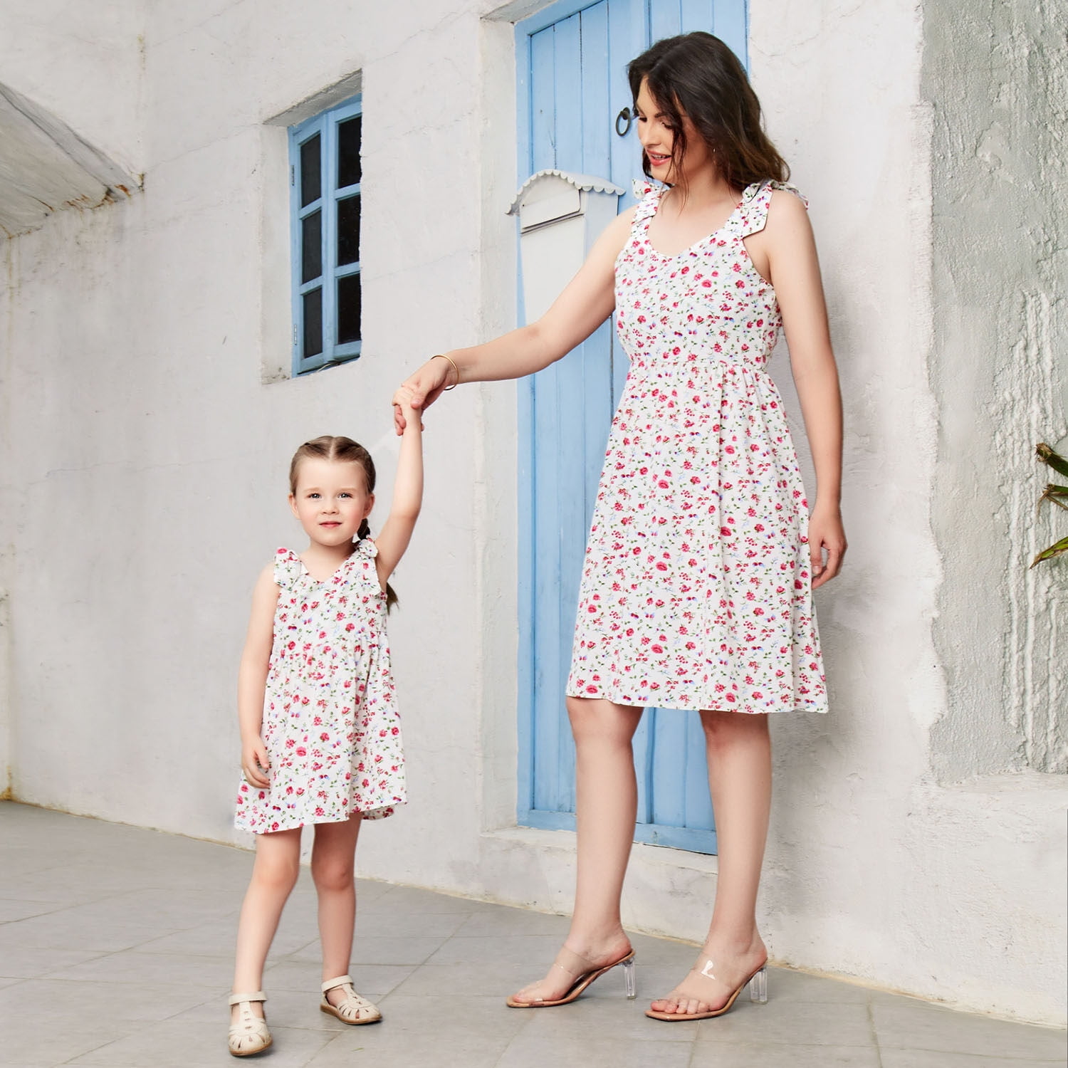 Family Matching Solid Splicing Plants Print Round Neck Ruffle Spaghetti Strap Dresses and Short-sleeve T-shirts Sets