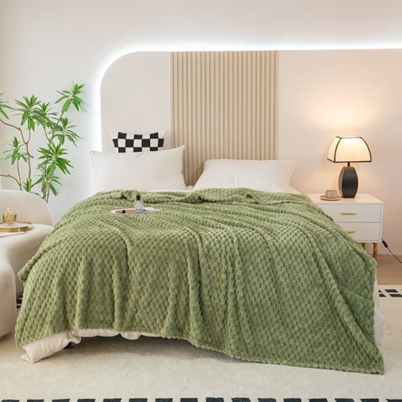 HBBKVI Luxury Faux Fur Throw Blanket 47" × 79", Green Throw Blanket for Couch Sofa, Cozy Soft Throws Home Decor