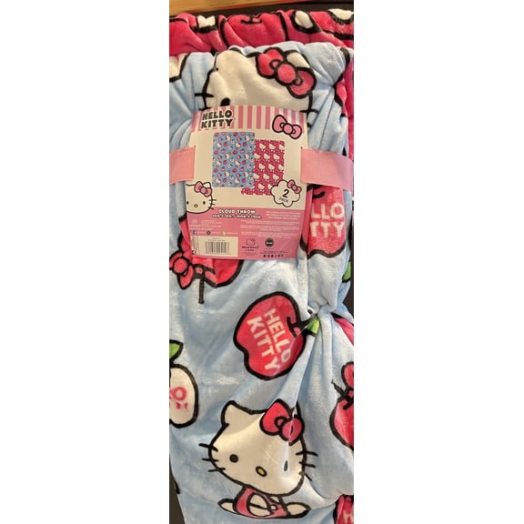 HELLO KITTY 2 PACK APPLE THROW BLANKETS 60 X 70IN