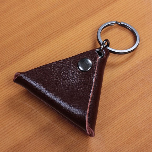HEMOTON Guitar Pick Holder Wallet with Leather Material for Guitar Use Brown Color Triangle Shape 1 Piece