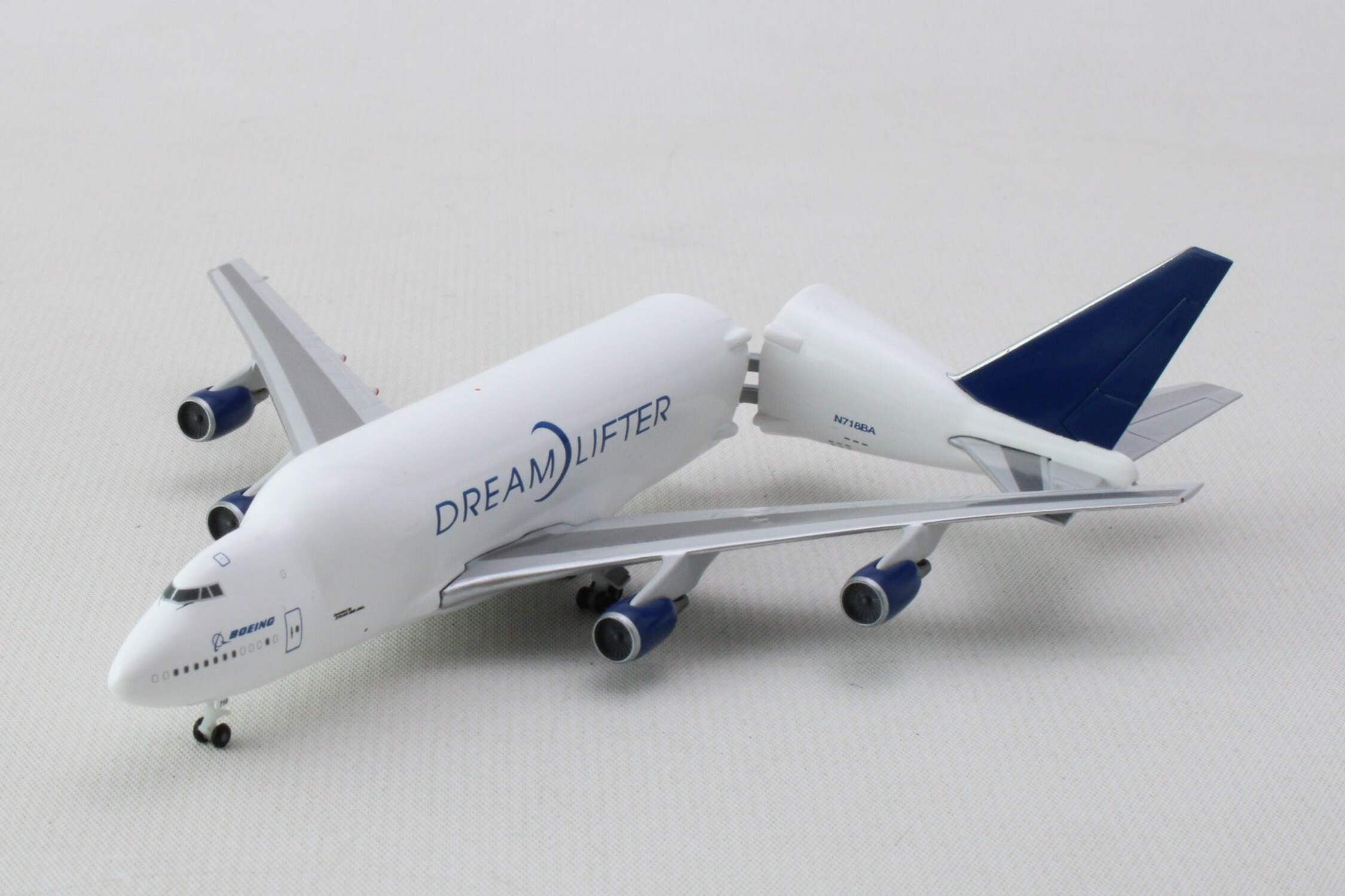 HERPA 1/500 Boeing 747 LCF ドリームリフター he537360_7.jpg