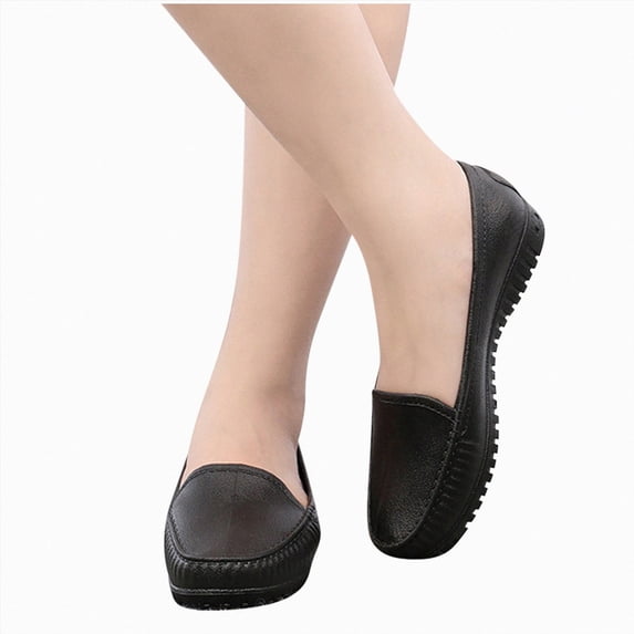 HEWUQI Women's Slip on Leather Loafers Lightweight Comfortable Driving Moccasins Round Toe Walking Flat Shoes for Casual Business Work Black Size 7.5