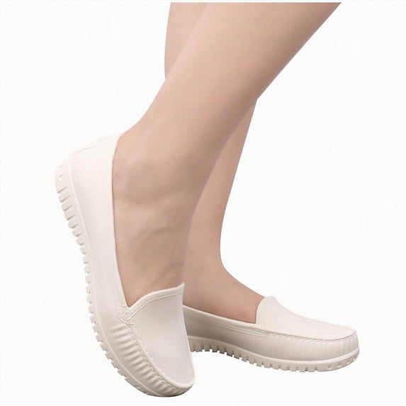 HEWUQI Women's Slip on Leather Loafers Lightweight Comfortable Driving Moccasins Round Toe Walking Flat Shoes for Casual Business Work White Size 7.5