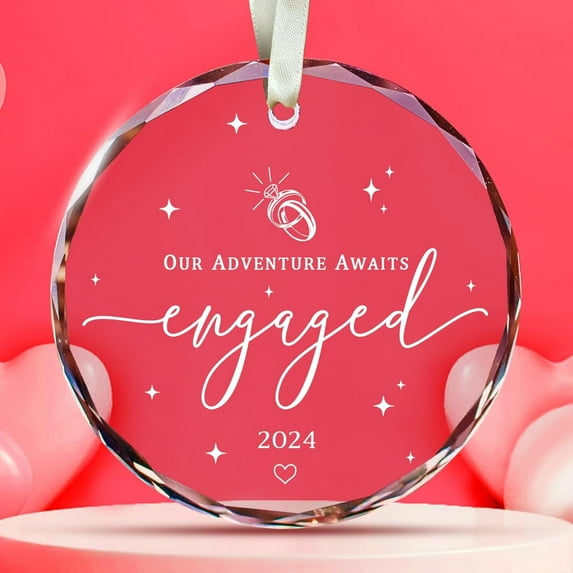 HGCYCF Engaged Couples - Happy Engagement Gifts for Her, Bride, Bride to Be, Friends - Just Engaged Gifts for Her - Engagement Gift - Glass Engagement Ornament