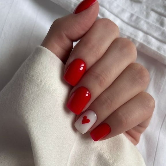 HHBEAUTY 24Pcs Valentine's Red Press on Nails Short Square Red Love Heart Fake Nails Solid Color Acrylic Nails Valentine's Nails Press Ons Full Cover Artificial Nails Holiday Stick on Nails for Women