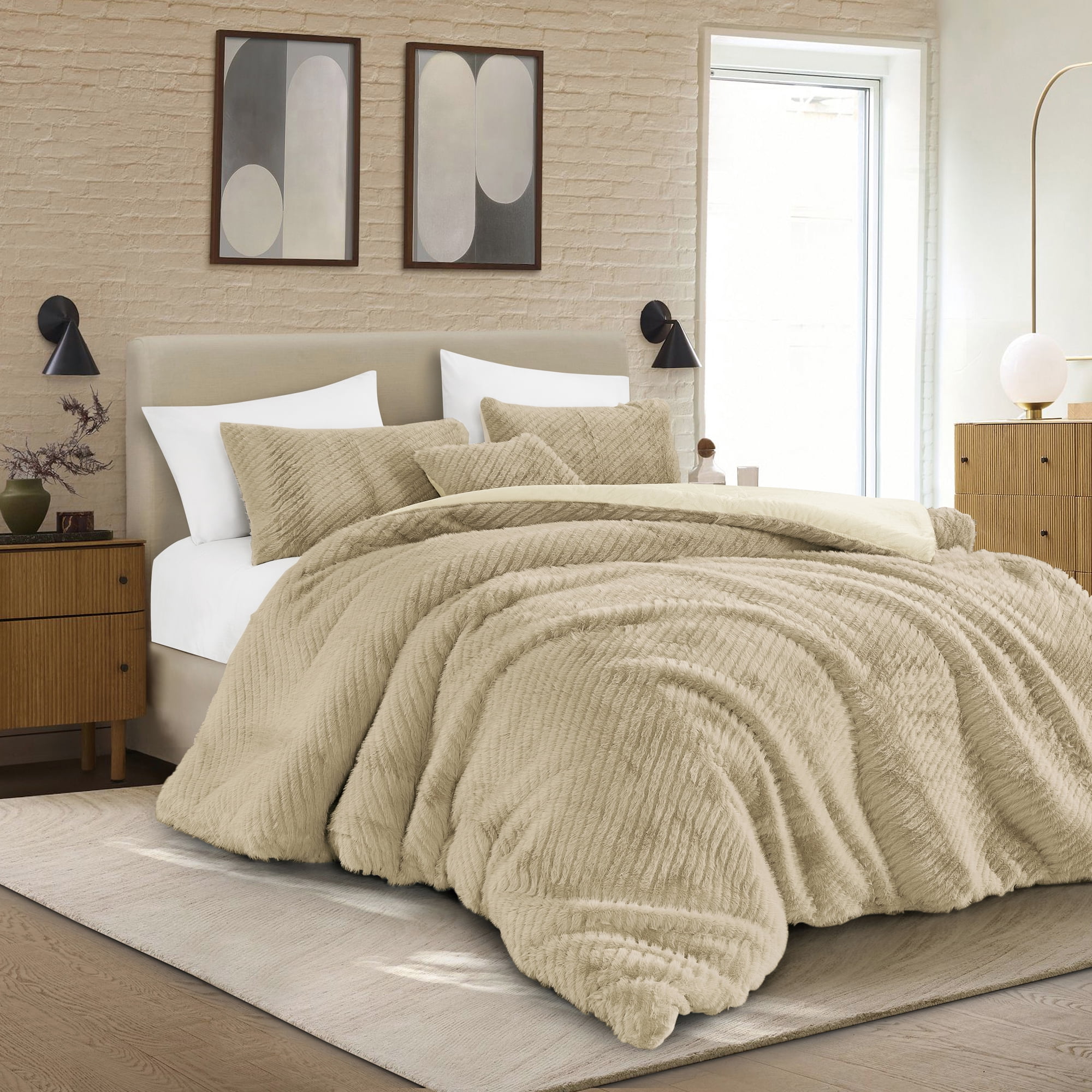 HIG 4-Piece Faux Fur Comforter Set – Luxury Ultra Soft Plush & Fluffy Bedding, Warm and Cozy Blanket with 1 Comforter, 2 Shams & 1 Decorative Pillow, King