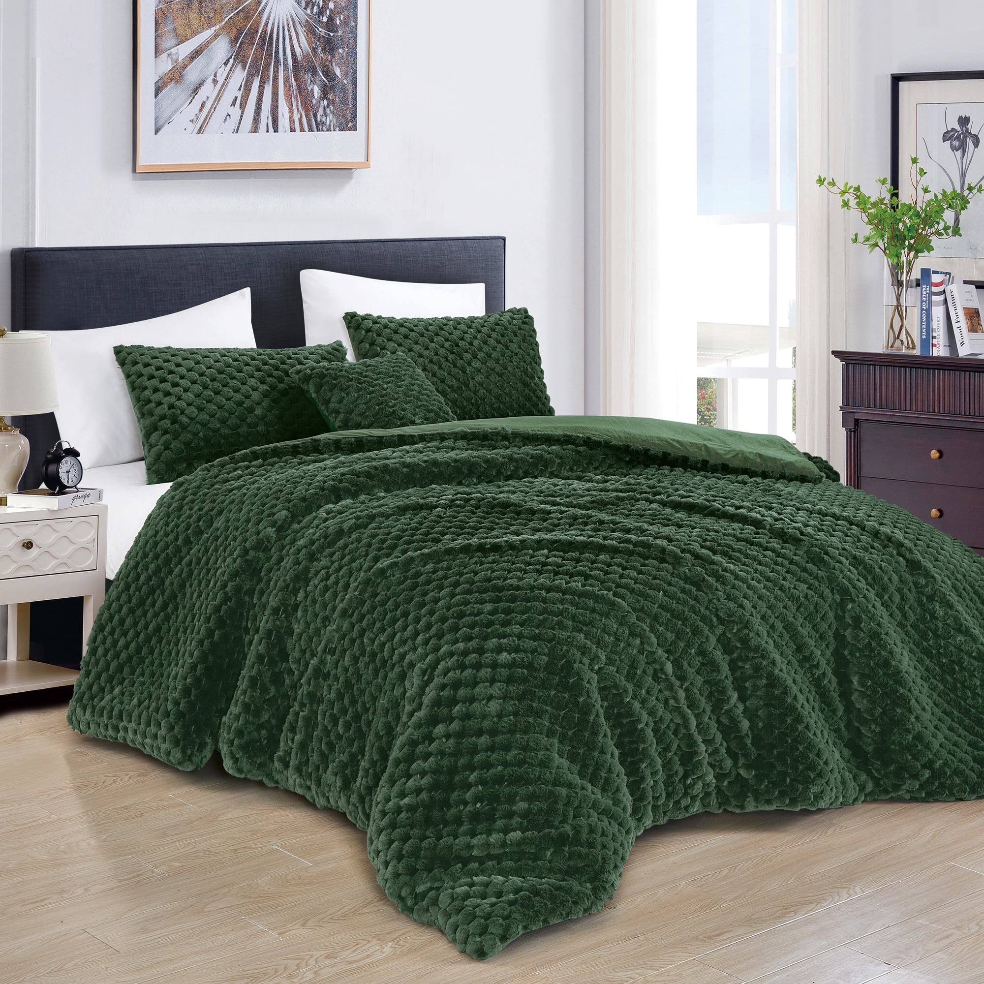 HIG 4-Piece Faux Fur Comforter Set – Luxury Ultra Soft Plush & Fluffy Bedding, Warm and Cozy Blanket with 1 Comforter, 2 Shams & 1 Decorative Pillow, Queen